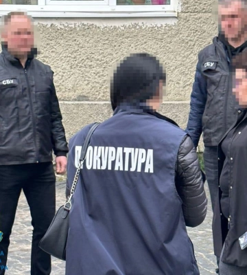 На Львівщині затримали податкову інспекторку  на хабарі 900 доларів