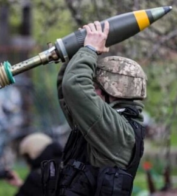 Росіяни ведуть наступальні дії на Бахмутському, Авдіївському та Мар’їнському напрямках. Протягом доби відбито 43 атаки, - Генштаб
