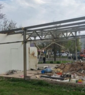 У Львові демонтували МАФ, у якому незаконно продавали алкоголь. Фото