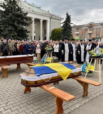 У Нововолинську попрощались з двома Героями 
