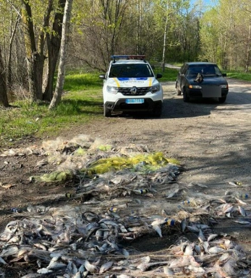 З водойми на Полтавщині дістали близько трьох кілометрів браконьєрських сіток