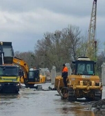 У кількох областях оголошено червоний та помаранчевий рівні небезпеки через повінь — ДСНС