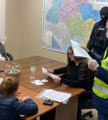 Поліцейські затримали підсудних, які вийшовши під заставу, продовжили афери з нерухомістю