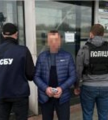 СБУ затримала співробітника Укрзалізниці, який перевозив ухилянтів за кордон у вентиляційній системі пасажирського вагона