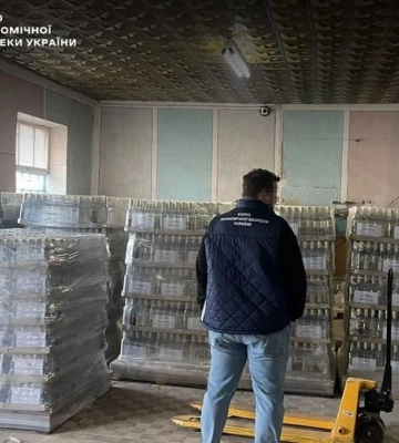 Крупный ликеро-водочный завод "подрабатывал" на фальсификате: раскрыта схема