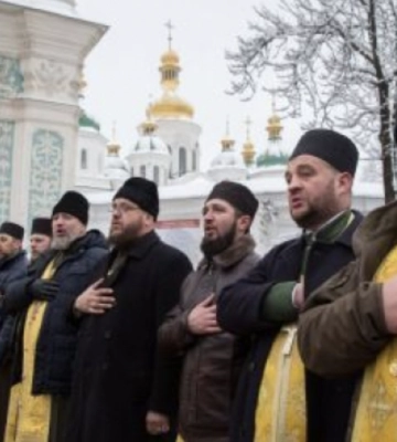 Стали відомі імена священників УПЦ МП, яких позбавили громадянства