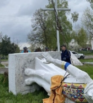 В Україні продовжують зносити радянські пам’ятки