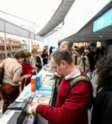 Книговидавці та письменники в очікуванні Варшавського ярмарку