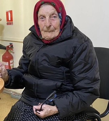 У Рівному 96-річна жінка отримала свій перший в житті закордонний паспорт