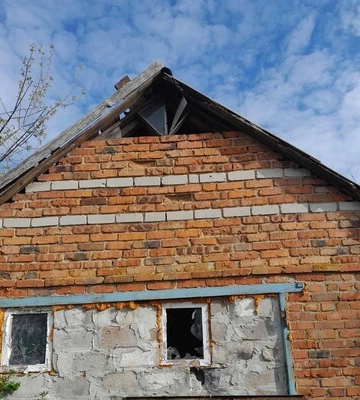 Окупанти влучили в житлову забудову в Харківській області