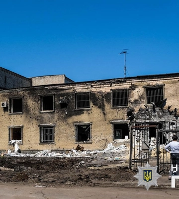 Армія рф атакувала пожежну частину на Харківщині та повністю зруйнувала відділ поліції на Донеччині