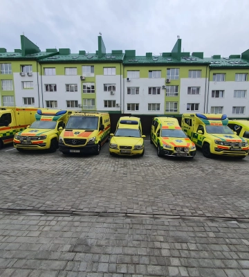 Центру екстреної медичної допомоги від Республіки Корея передали 10 авто (ФОТО)