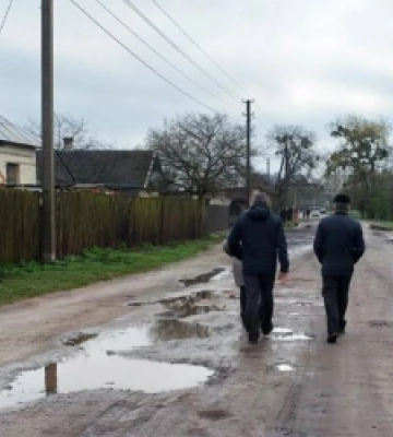 У Бродівській громаді, в маленькому селі Лагодів, великі проблеми з якістю центральної дороги