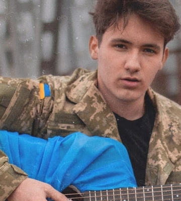 Місце сили - вдома, а найбільше пісень присвячує коханій дівчині: інтерв’ю з популярним 17-річним співаком з Волині