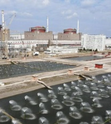 Росіяни облаштували вогневі позиції на будівлях реакторів Запорізької АЕС: в британській розвідці показали фото