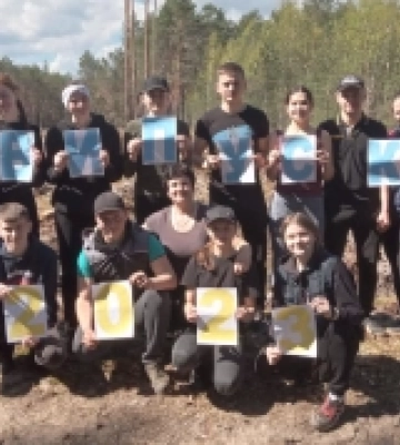 Випускники Бродівського ліцею висадили сім тисяч дерев