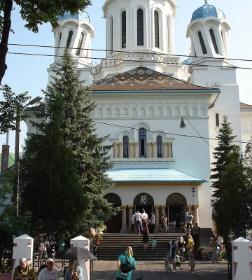 УПЦ МП позбавили права користування землями у Чернівецькій громаді: що це змінить