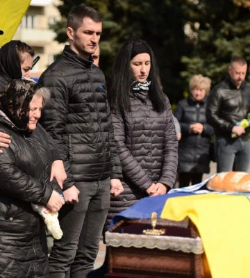 Рівняни провели в останню земну дорогу 55-річного Героя