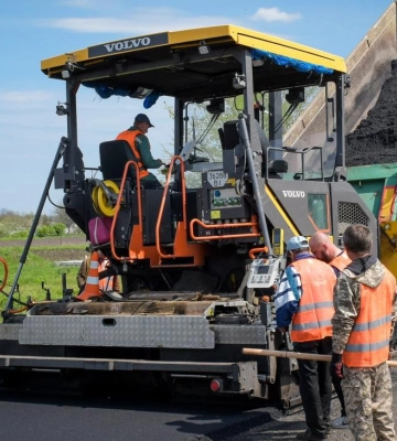 На Полтавщині ремонтують дорогу з Хоролу до Кременчука