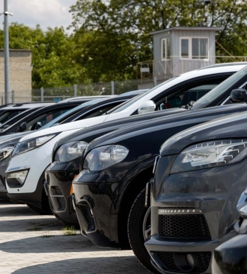 Какие автомобили продавали украинцы в интернете в 2023 году