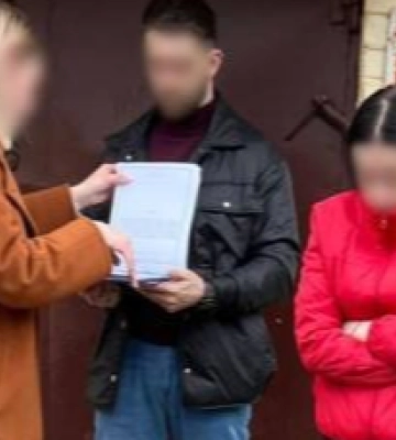 Хотіла продати дитину за 30 тисяч доларів: у Луцьку мати намагається встановити батьківство
