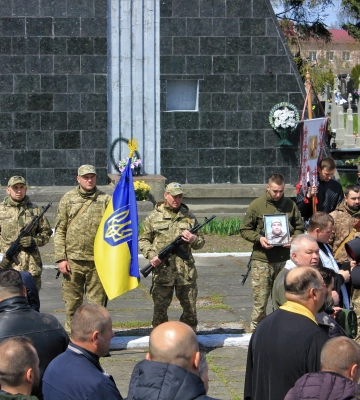 Радивилів провів в останню путь захисника (ФОТО)