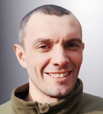 Десантнику Павлу Мостовому завтра віддадуть останні військові почесті
