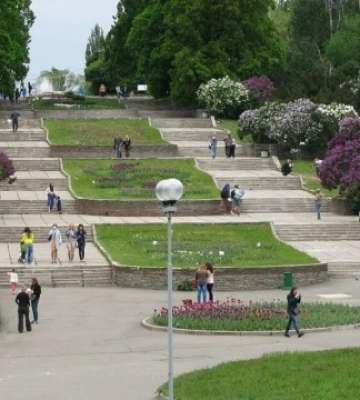У столичному ботсаду імені Гришка на вихідних навчатимуть мінній безпеці
