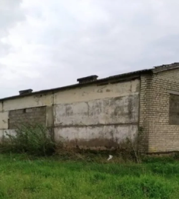 Підпільні склади, де ховали десятки тонн гуманітарки, знайшли в Убинях: кому належать