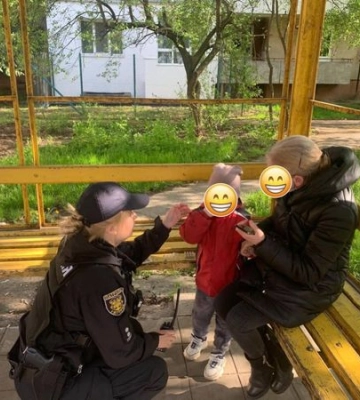 Ужгородські патрульні розшукали бабусю із 4-річним онуком