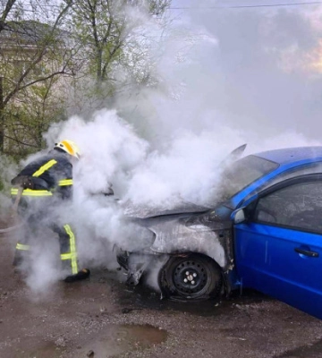 У Дніпрі під час руху загорівся автомобіль