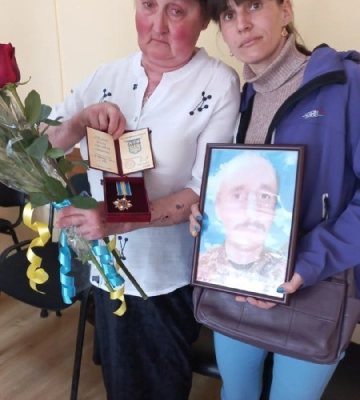На Полтавщині родині полеглого солдата Артура Стецика передали його державну нагороду