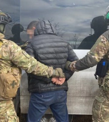 Забили ногами до смерті та кинули у водокачку: на Сумщині 19-річного юнака засудили за вбивство пенсіонера