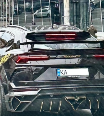 В Києві засвітився вражаючий тюнінгований Lamborghini Urus (Фото)