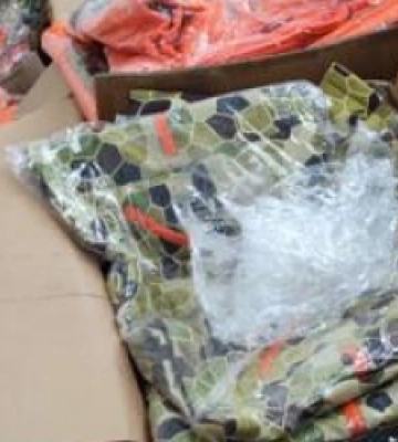 У «Краковці» викрили благодійників, які хотіли ввезти в Україну одяг під виглядом гуманітарки