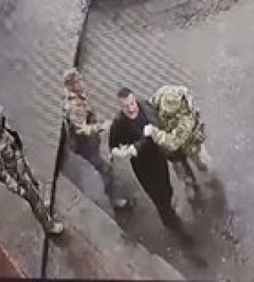 &quot;Жесткое&quot; вручение повестки в Черкассах. В ТЦК СП заявили, что видео вырвано из контекста