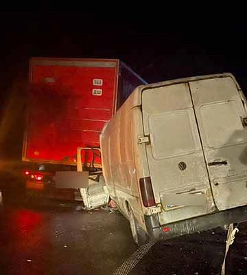 На трасі в Полтавській області зіштовхнулись Volkswagen LT та MAN, є загиблий
