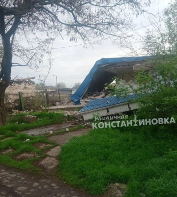 Российская армия нанесла удар по туалету и аптеке на центральном рынке Константиновки