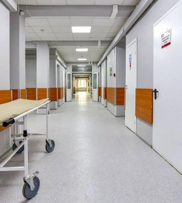 За 3 роки в лікарнях Миколаєва скоротили майже 400 ставок медиків, ще стільки ж — планують у 2023 році