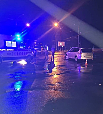 У центрі Сум пішохід потрапив під колеса авто