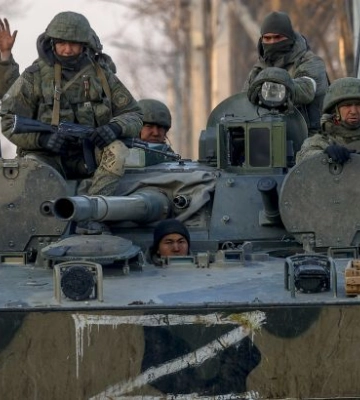 Под Мариуполем началось активное движение российской военной техники