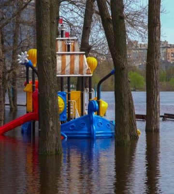 Після трьох днів підйому рівень води в Києві йде на спад, - КМВА
