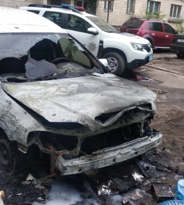 По вулиці Великотирнівській у Полтаві горів автомобіль