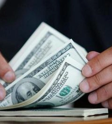 На Полтавщині затримали податківця, який просив хабара 4,5 тисячі доларів за зняття з військового обліку