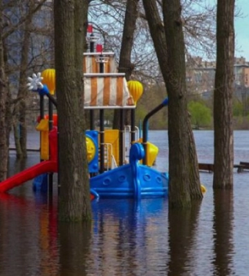 У столиці рівень води в Дніпрі за добу знизився на 19 сантиметрів