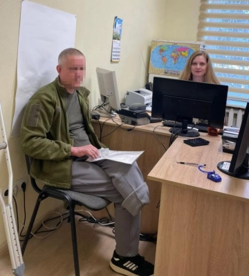 У Рівному відновили ID-картку воїну, який втратив паспорт під час боїв на Донбасі