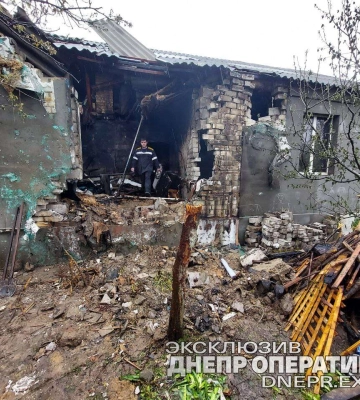 Російська ракета зруйнувала приватний будинок у Дніпрі: перші фото та відео з місця удару