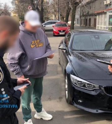 Одесит продавав для українських захисників неіснуючі бронежилети