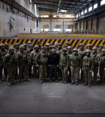 Зеленський відвідав передові позиції українських захисників на Донеччині