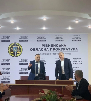 Скільки заробляють прокурори Рівненщини